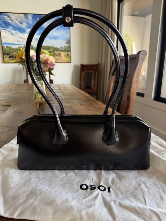 Osoi Handbags - OSOI Boat Wide Black Leather Shoulder Bag w/ Dust Bag & Authenticity Card
